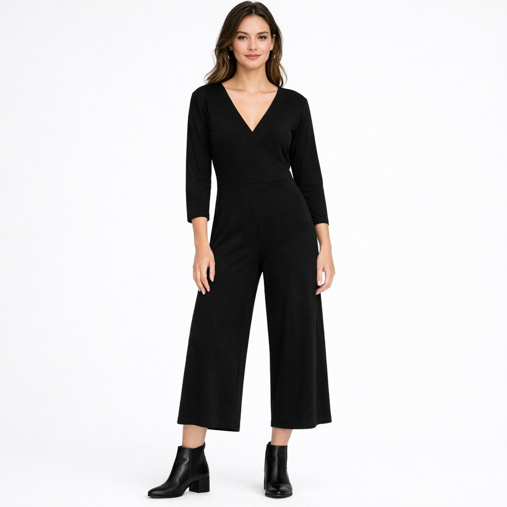 Zara Trafaluc Black Wide‑Leg Jumpsuit Size L V‑Neck Minimalist Stretch